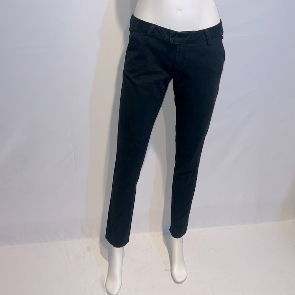 Corpo class (the leisure side of VOLCOM!) black low rise pants!